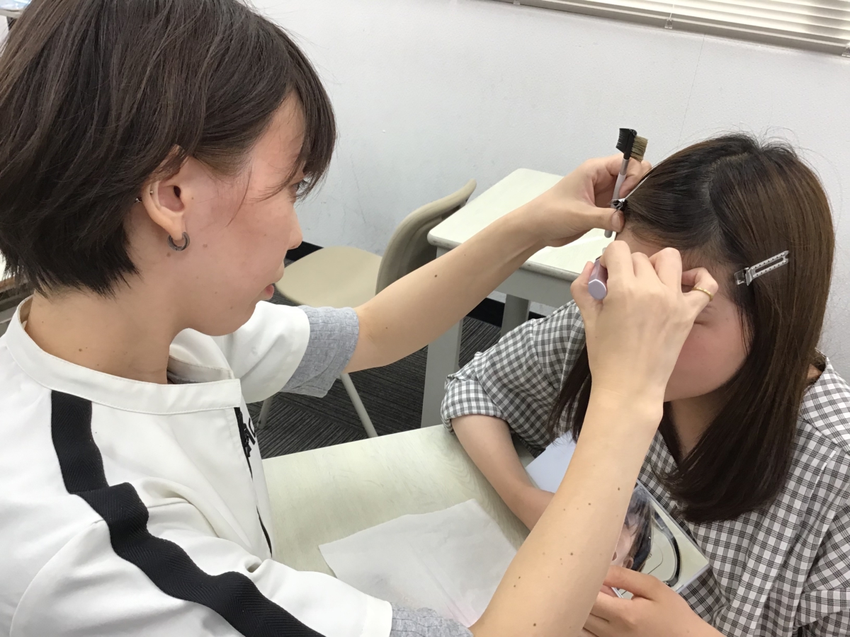 【医療事務】メイクの特別授業！