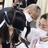 デザインカット✂︎2年生コース授業で真剣に学びます！