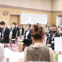 2年生向けの企業説明会が始りました！