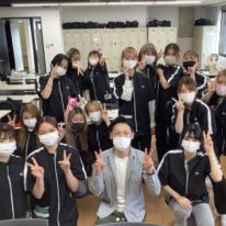 先生を囲んで記念写真📷✨
