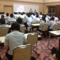 宇部鴻城高等学校の学生さんがYICStudioにバス見学会に来られました！