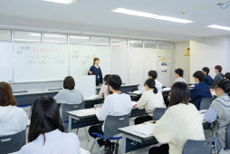 基礎学習と面接対策を重視したカリキュラム