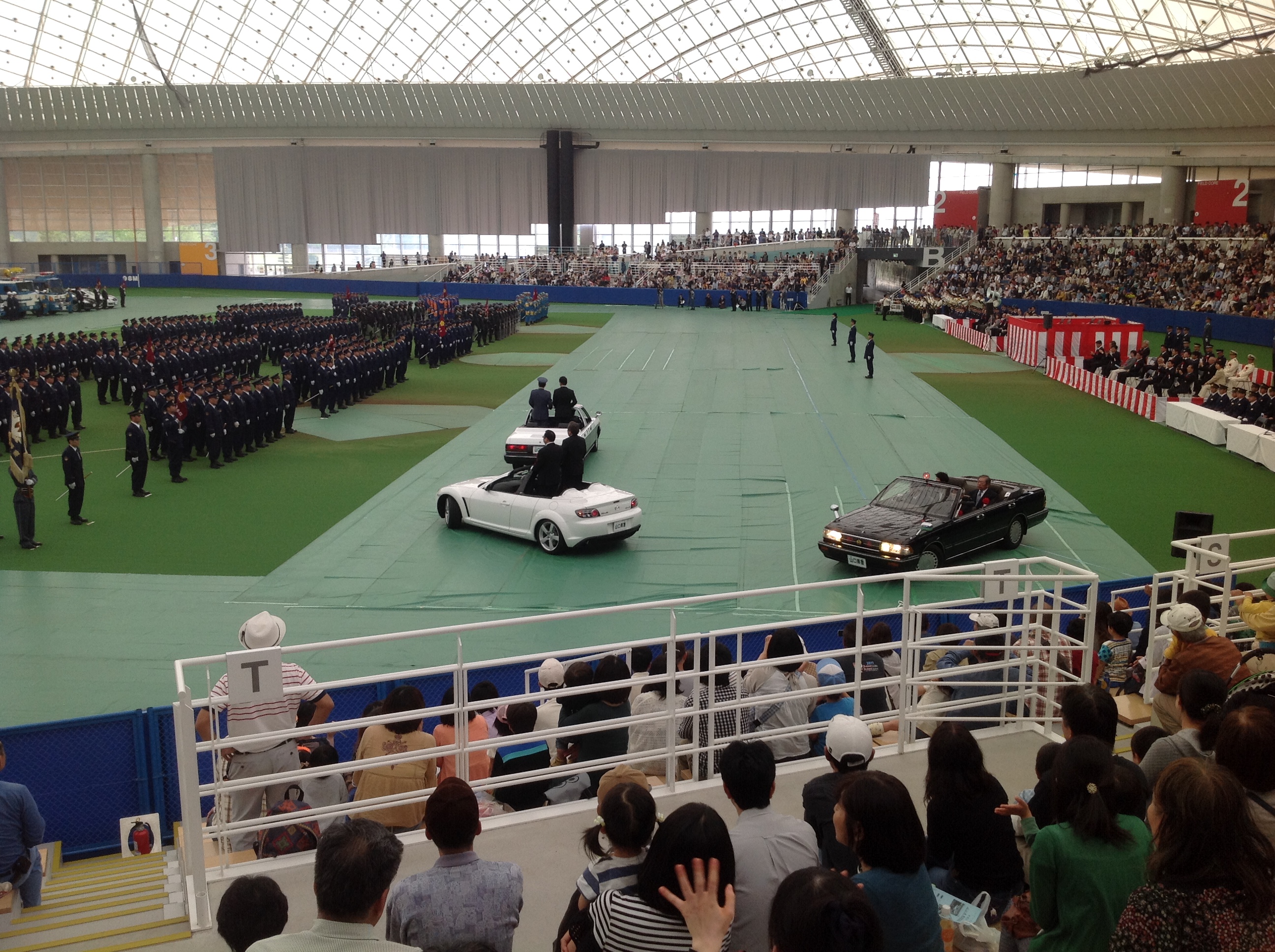 5 16 土 山口県警察視閲式に参加しました Yic公務員専門学校 5 16 土 山口県警察視閲式に参加しました Yic公務員専門学校