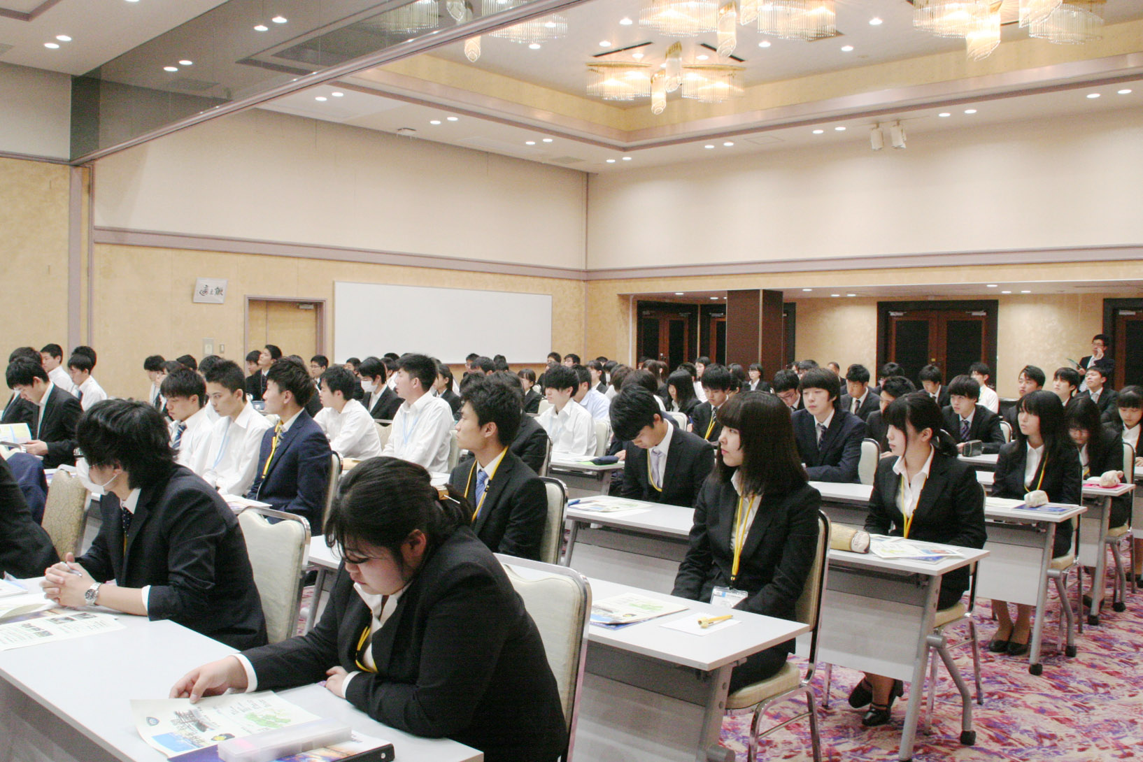 神戸税関・門司税関の合同説明会が開催されました