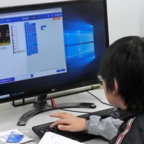 【春休み特別企画】小学生のためのプログラミング体験教室を開催しました