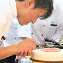パティシエ学科洋菓子講習会が開催されました