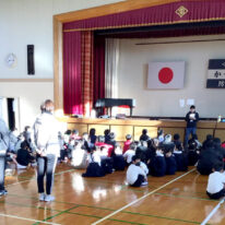 【介護福祉学科】防府市の勝間小学校 で 「福祉体験学習会」 に参加してきました