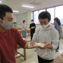 「義肢装具学」で手首の装具を作る！
